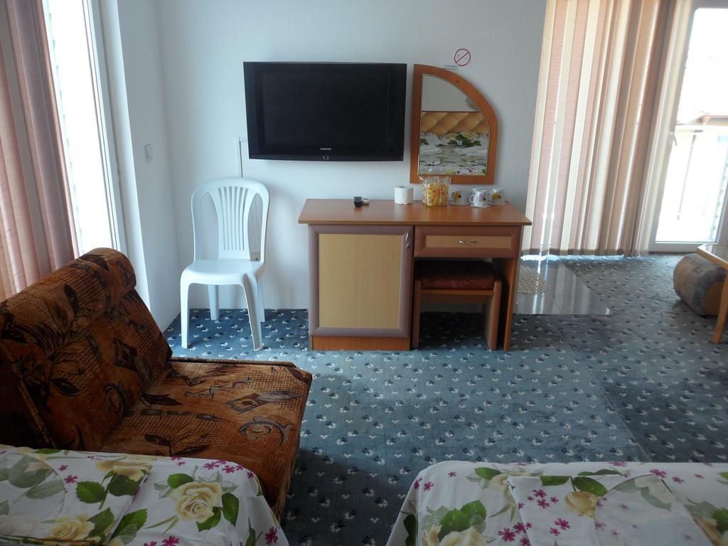 Sianie Guest House Ravda Exteriör bild
