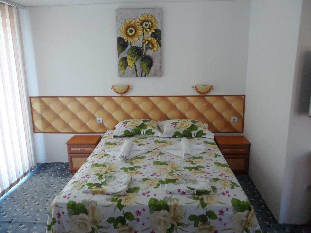 Sianie Guest House Ravda Rum bild