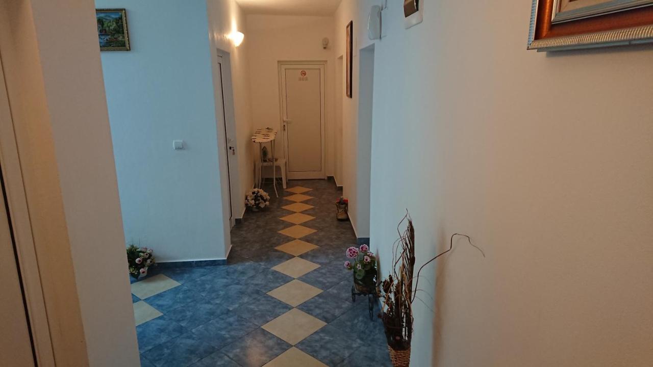 Sianie Guest House Ravda Exteriör bild